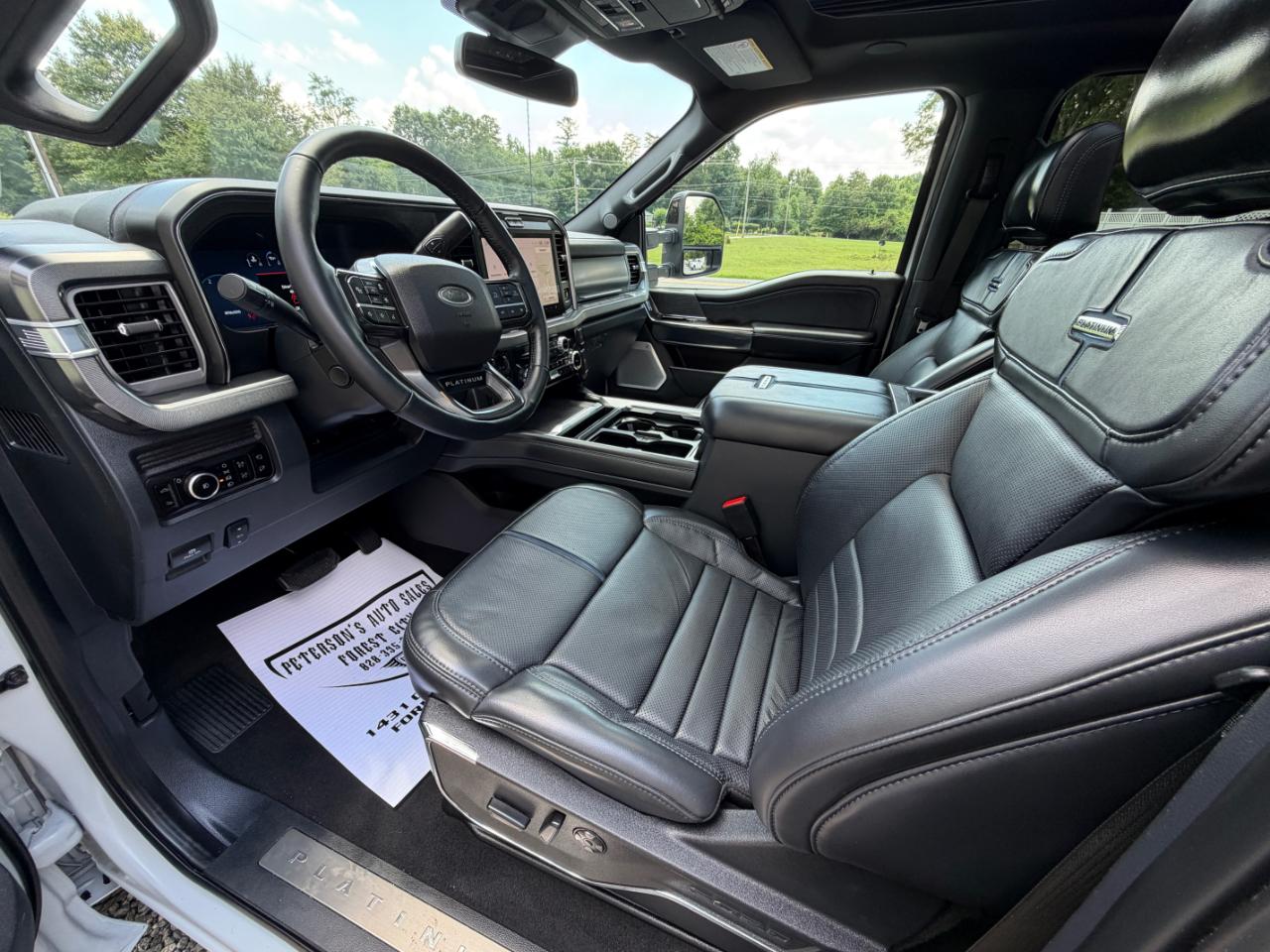 Ford F-250 SD Platinum Crew Cab 4WD 2025