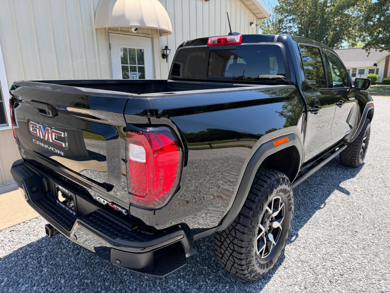 GMC Canyon AT4X Crew Cab 4WD 2025