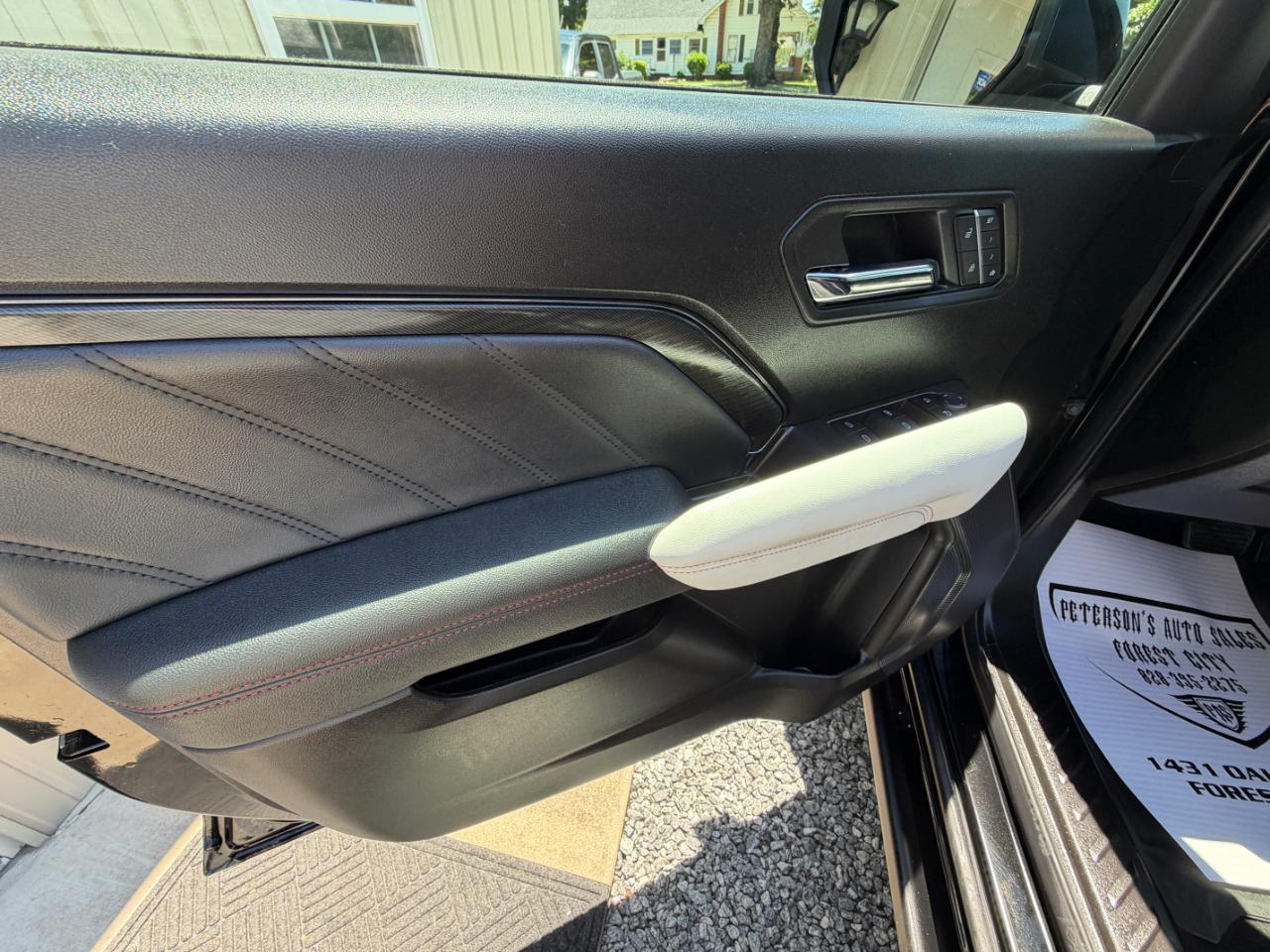GMC Canyon AT4X Crew Cab 4WD 2025