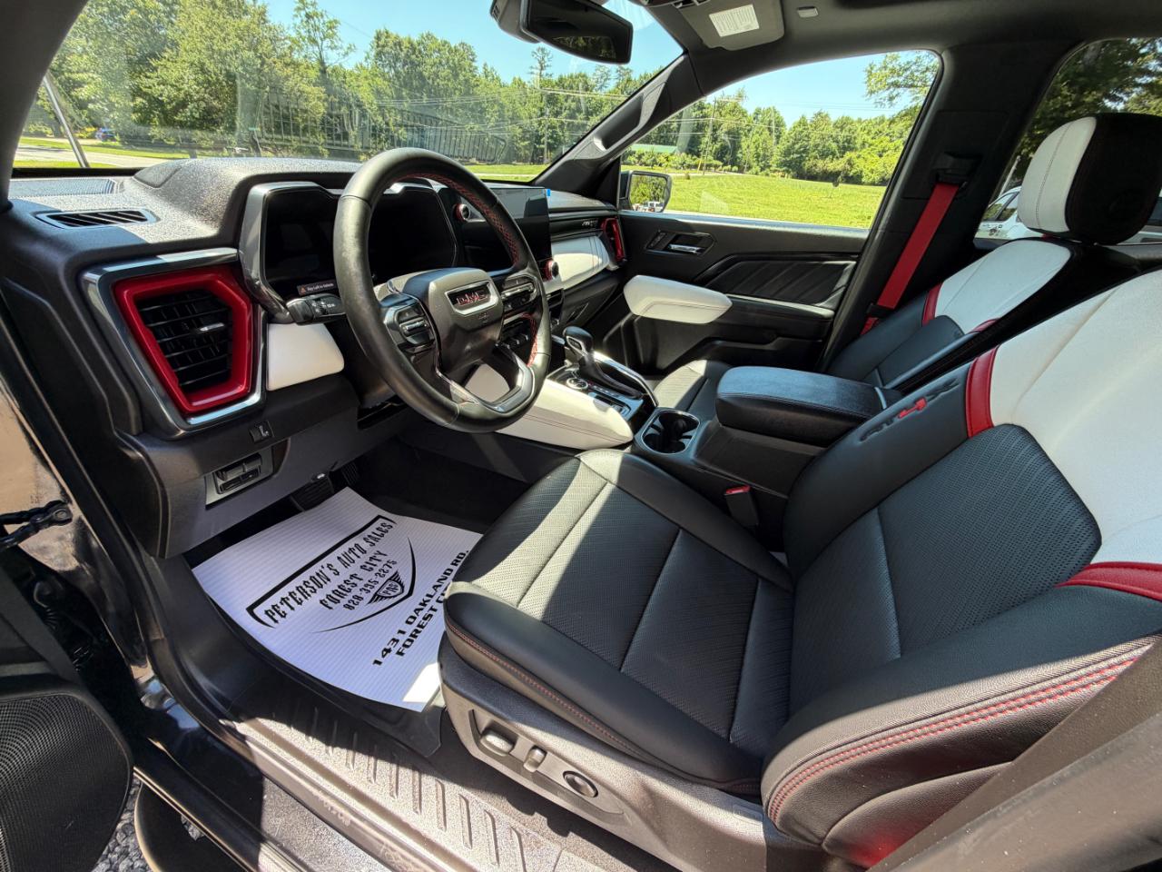 GMC Canyon AT4X Crew Cab 4WD 2025