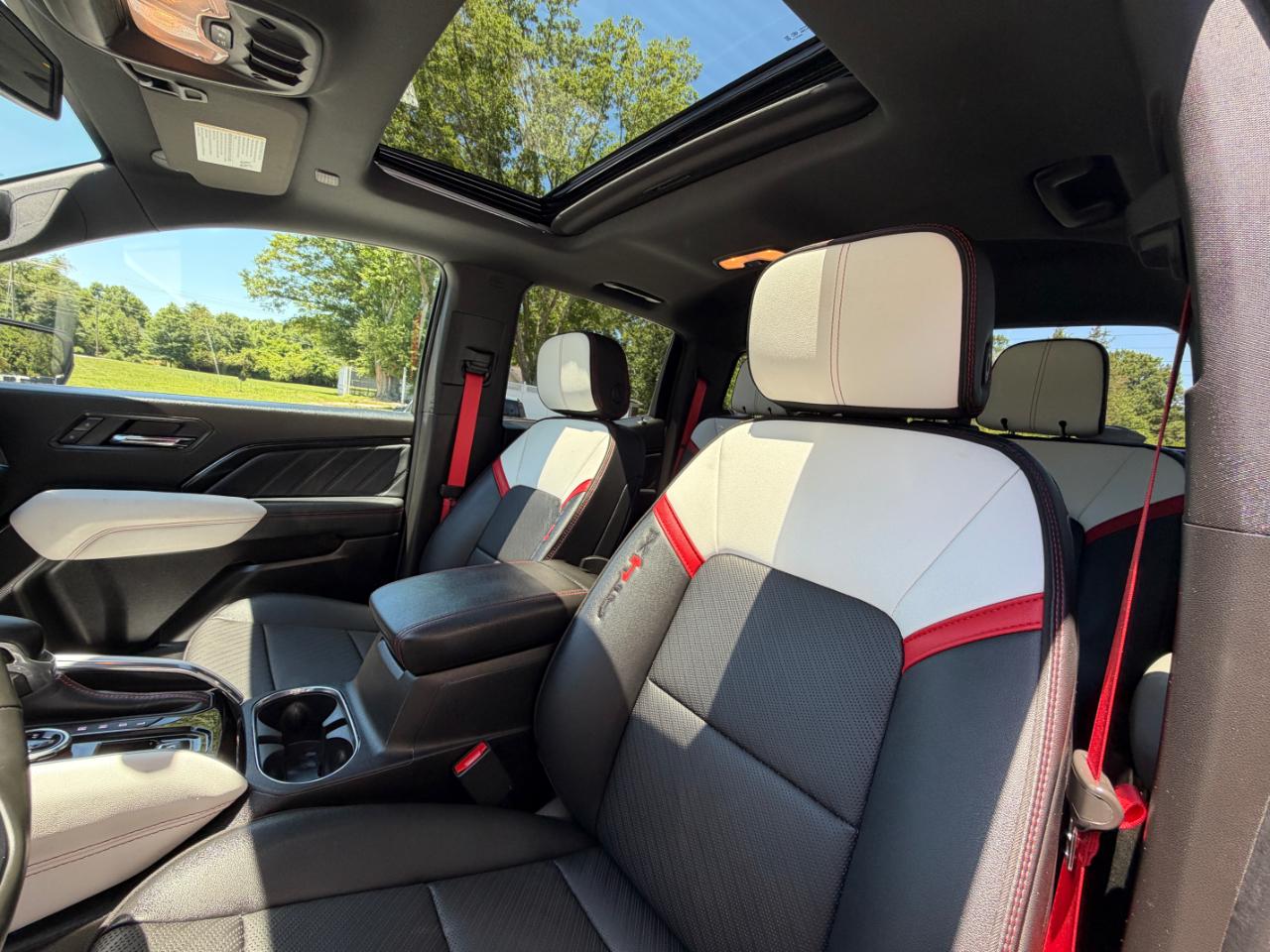 GMC Canyon AT4X Crew Cab 4WD 2025