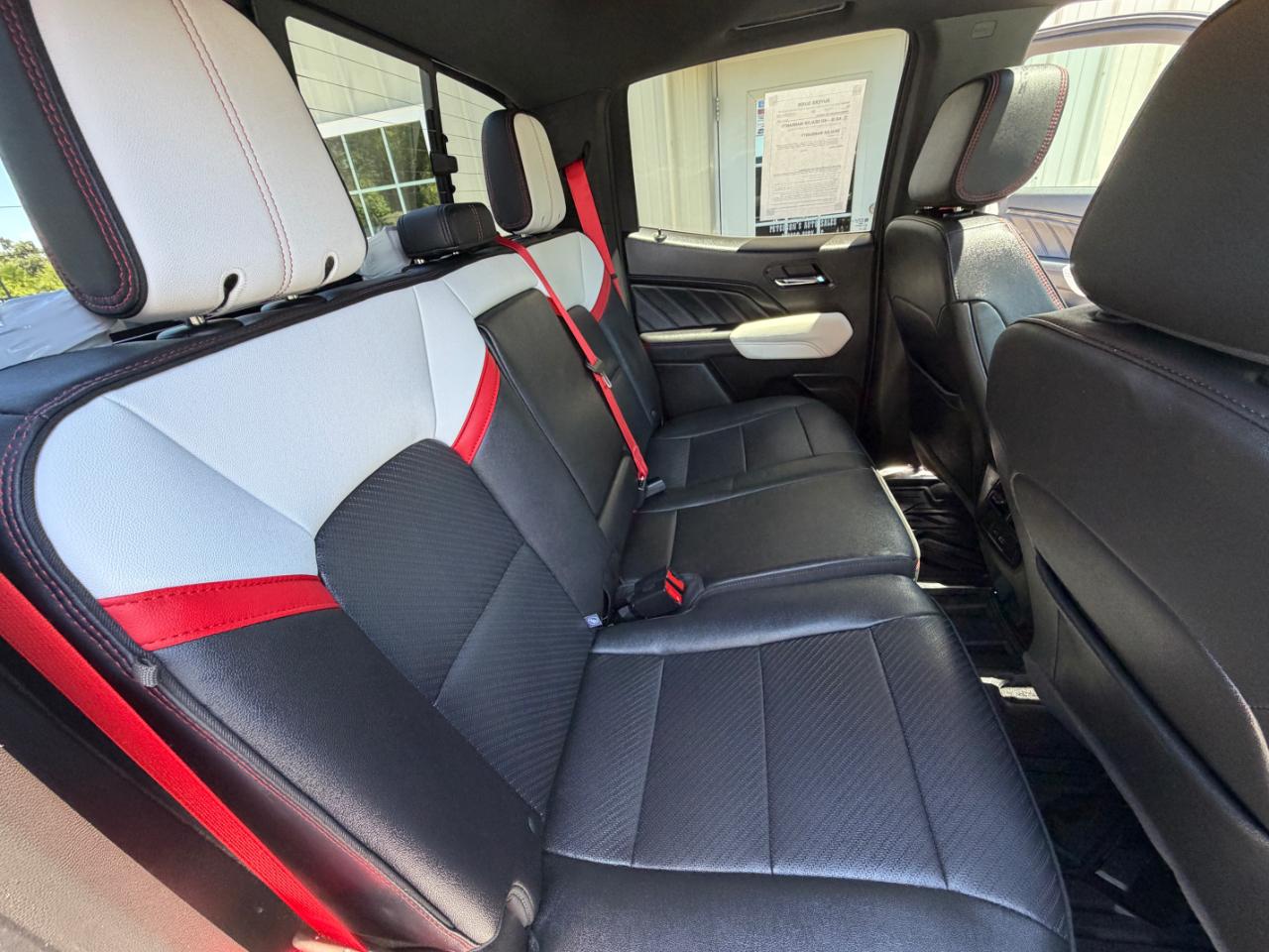 GMC Canyon AT4X Crew Cab 4WD 2025