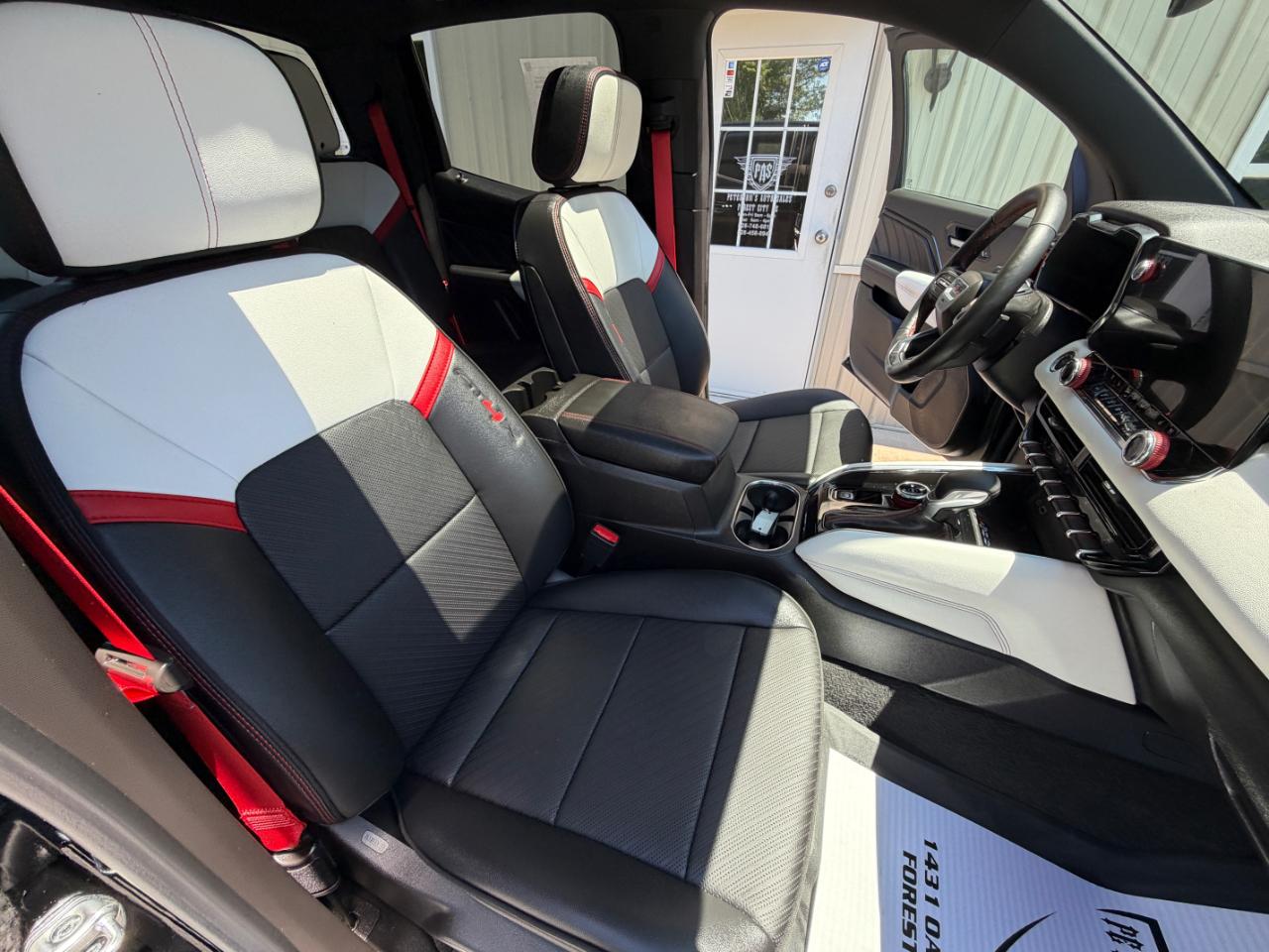 GMC Canyon AT4X Crew Cab 4WD 2025