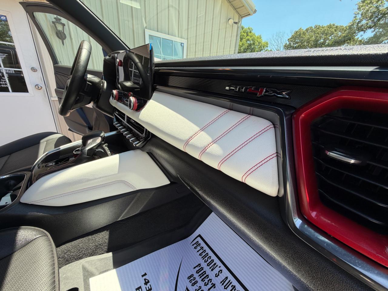 GMC Canyon AT4X Crew Cab 4WD 2025
