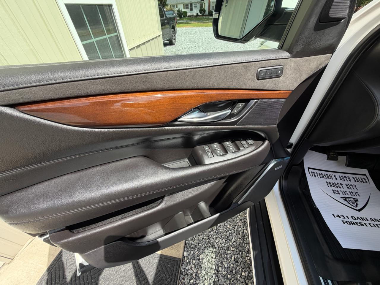 Cadillac Escalade 4WD 4dr Luxury 2019