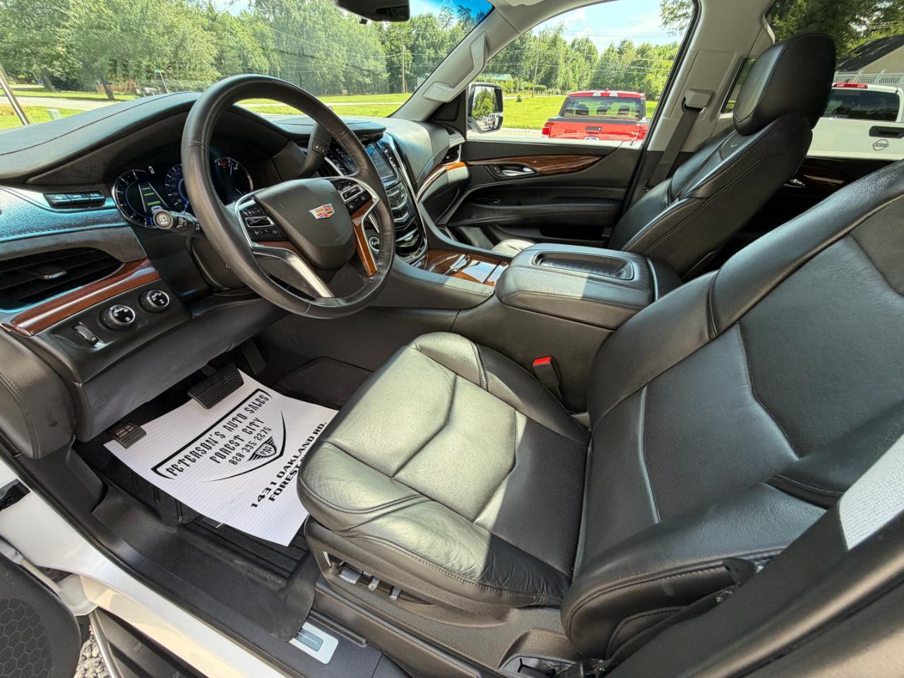 Cadillac Escalade 4WD 4dr Luxury 2019