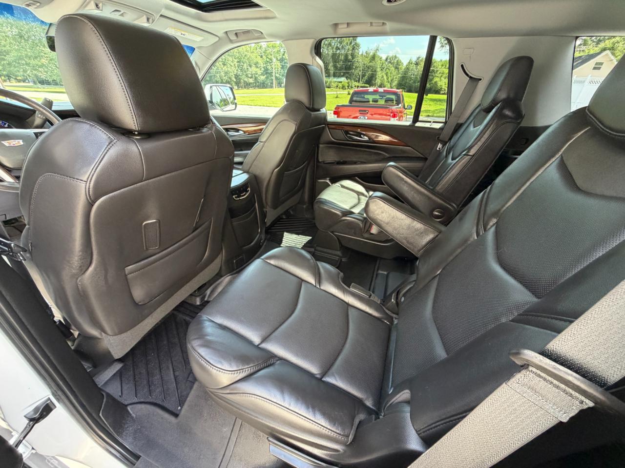 Cadillac Escalade 4WD 4dr Luxury 2019