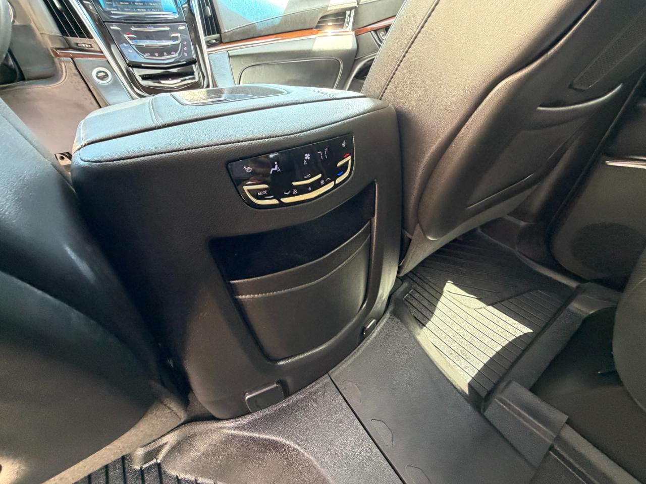 Cadillac Escalade 4WD 4dr Luxury 2019