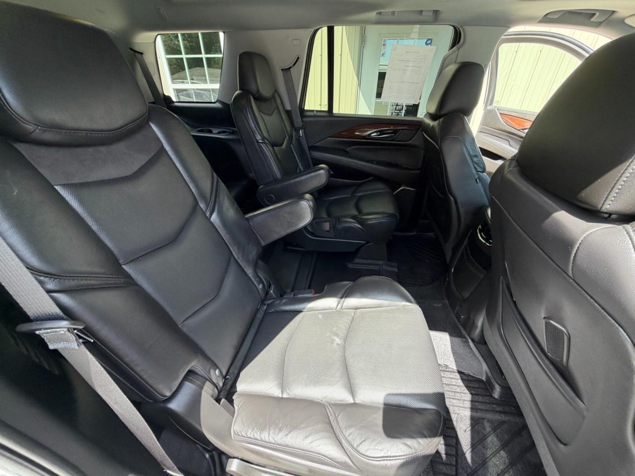 Cadillac Escalade 4WD 4dr Luxury 2019