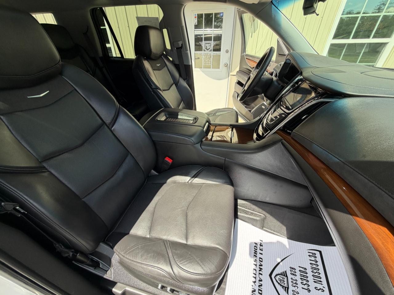 Cadillac Escalade 4WD 4dr Luxury 2019