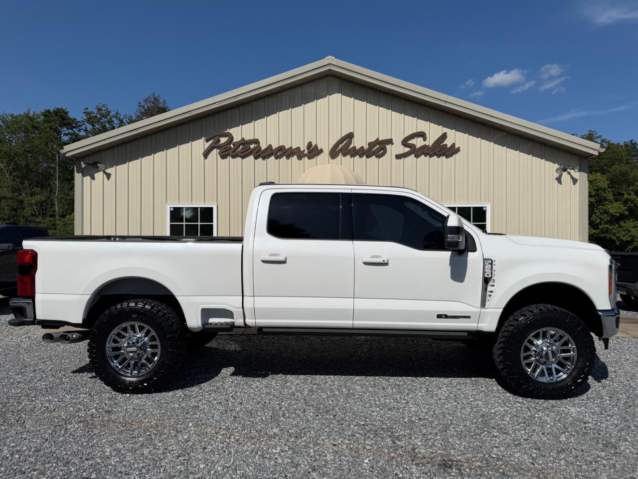 Ford F-250 SD Lariat Crew Cab 4WD 2023