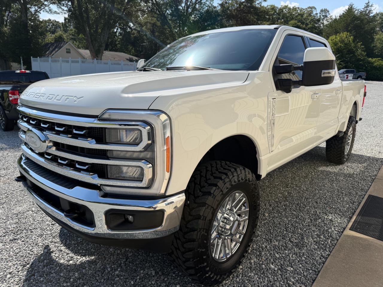 Ford F-250 SD Lariat Crew Cab 4WD 2023