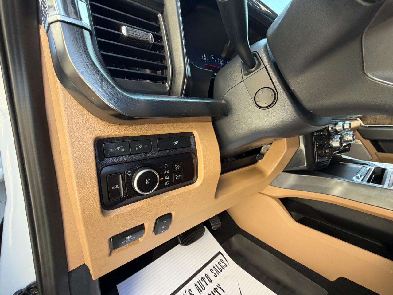 Ford F-250 SD Lariat Crew Cab 4WD 2023