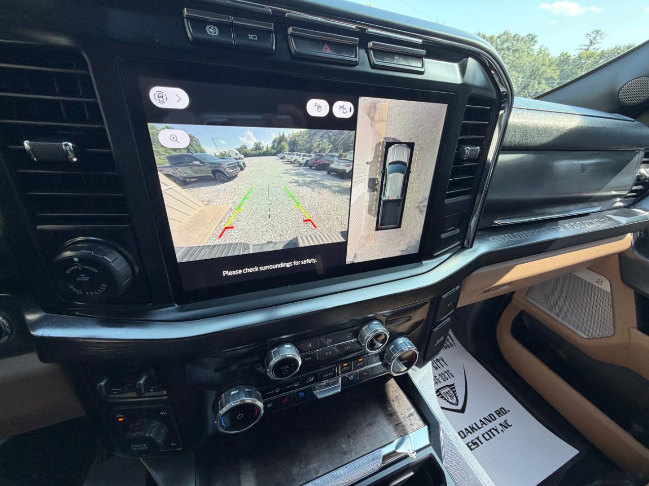 Ford F-250 SD Lariat Crew Cab 4WD 2023