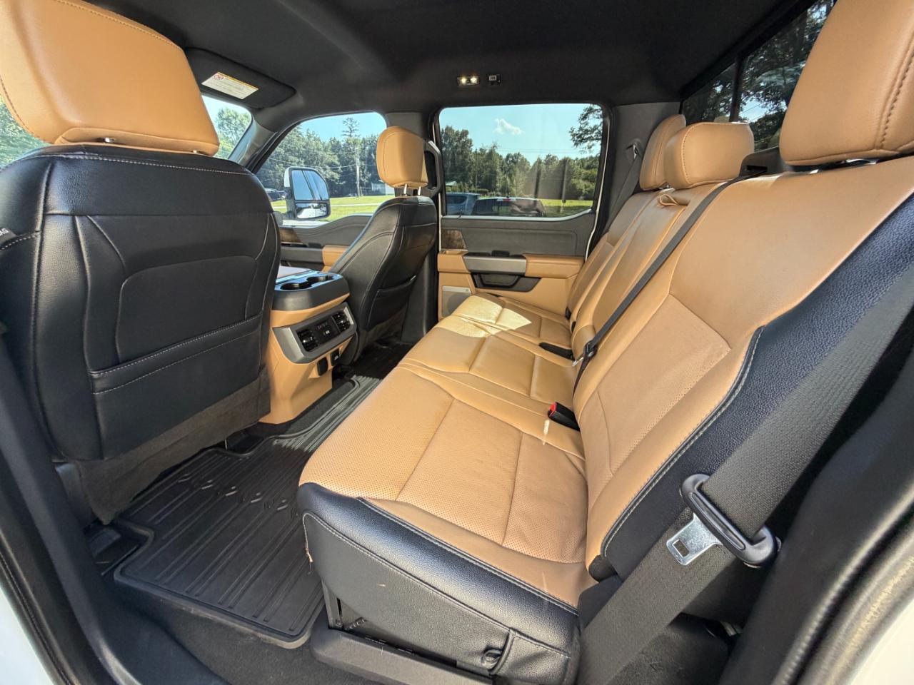 Ford F-250 SD Lariat Crew Cab 4WD 2023