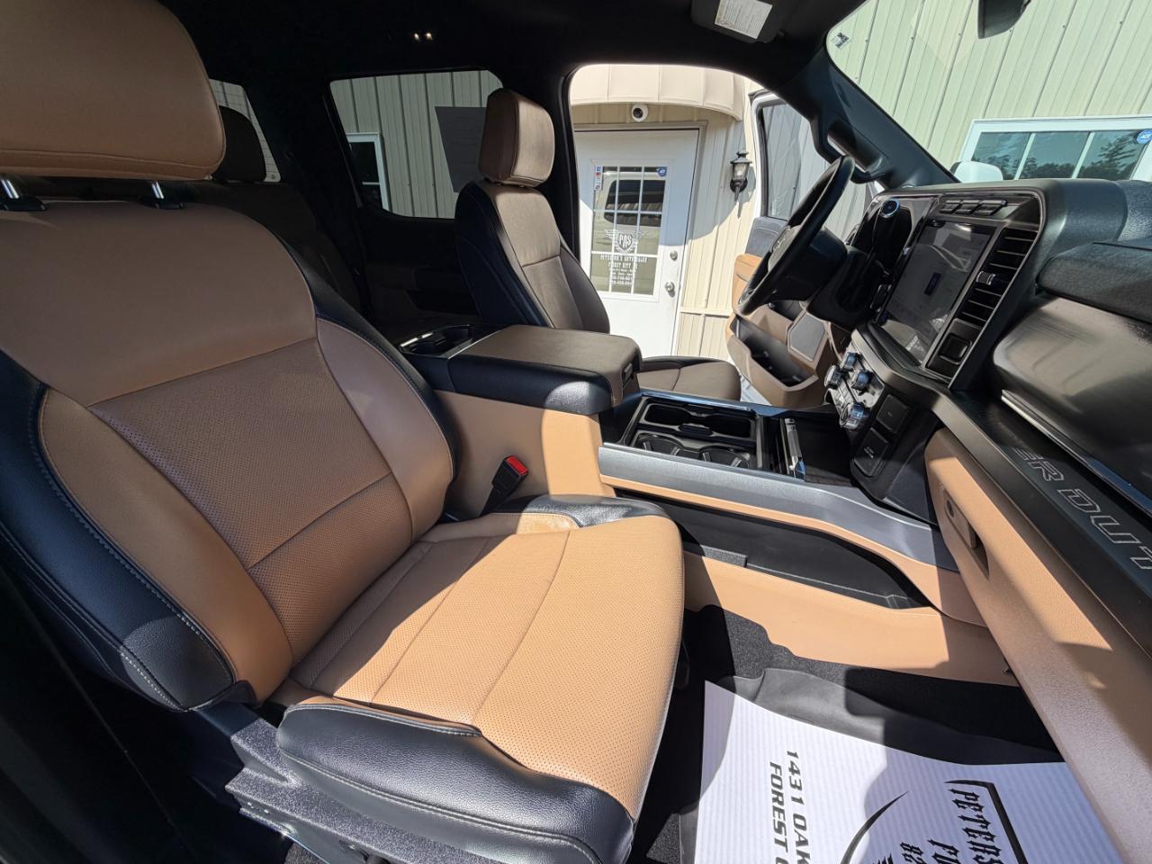Ford F-250 SD Lariat Crew Cab 4WD 2023