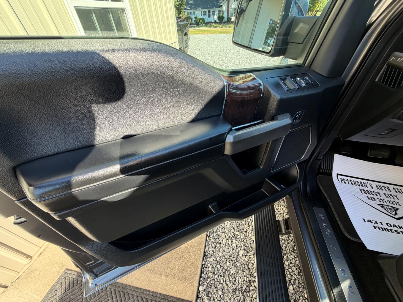 Ford F-150 4WD SuperCrew 145" Platinum 2015