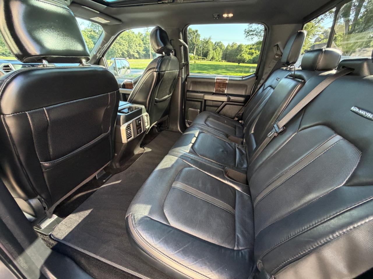 Ford F-150 4WD SuperCrew 145" Platinum 2015