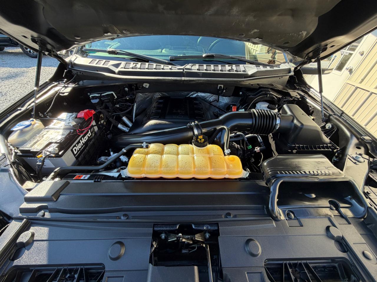 Ford F-150 4WD SuperCrew 145" Platinum 2015