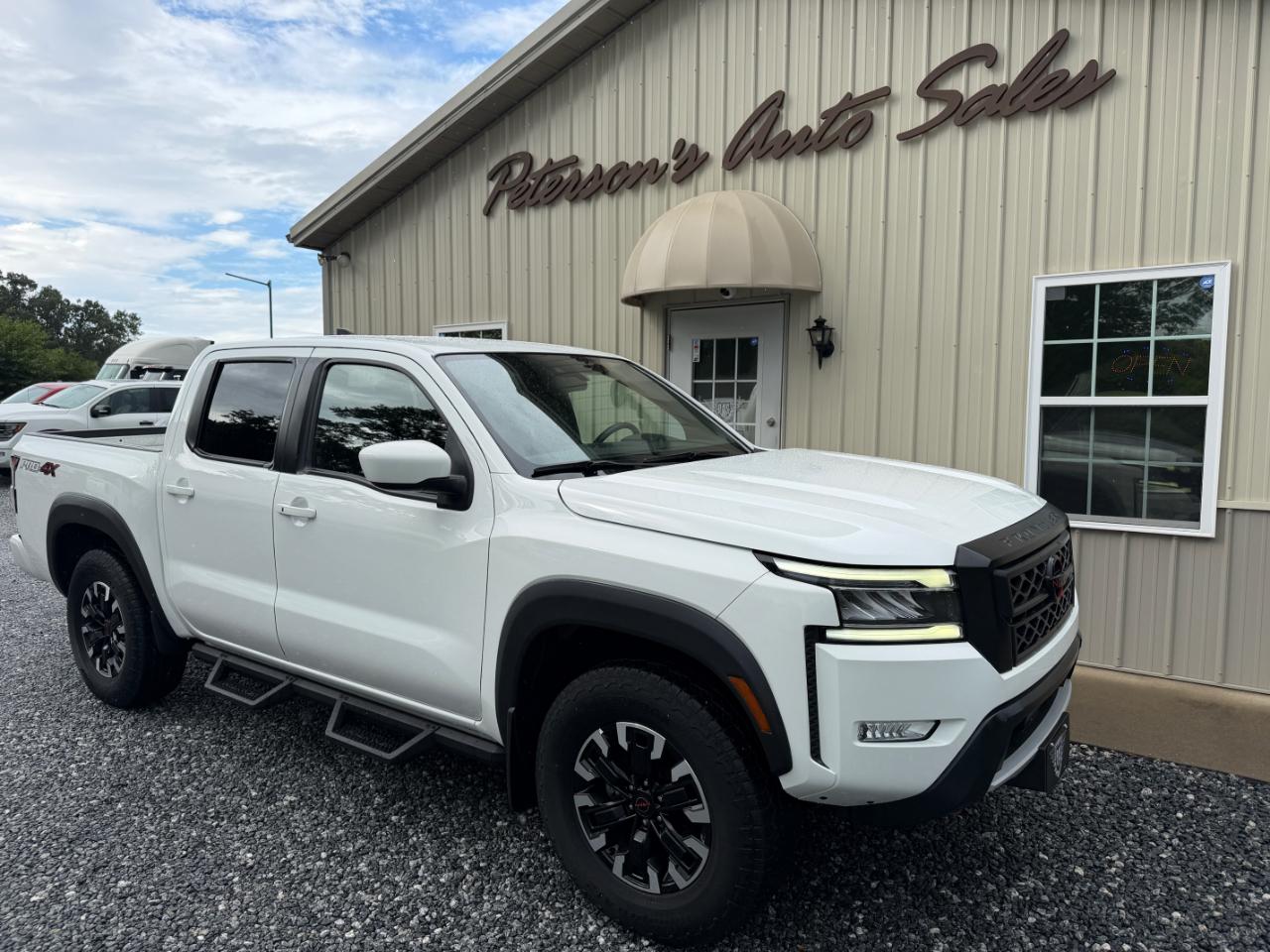 Nissan Frontier PRO-4X Crew Cab 4WD 2023