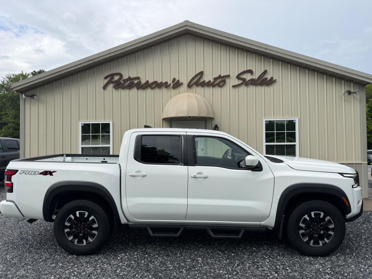 Nissan Frontier PRO-4X Crew Cab 4WD 2023