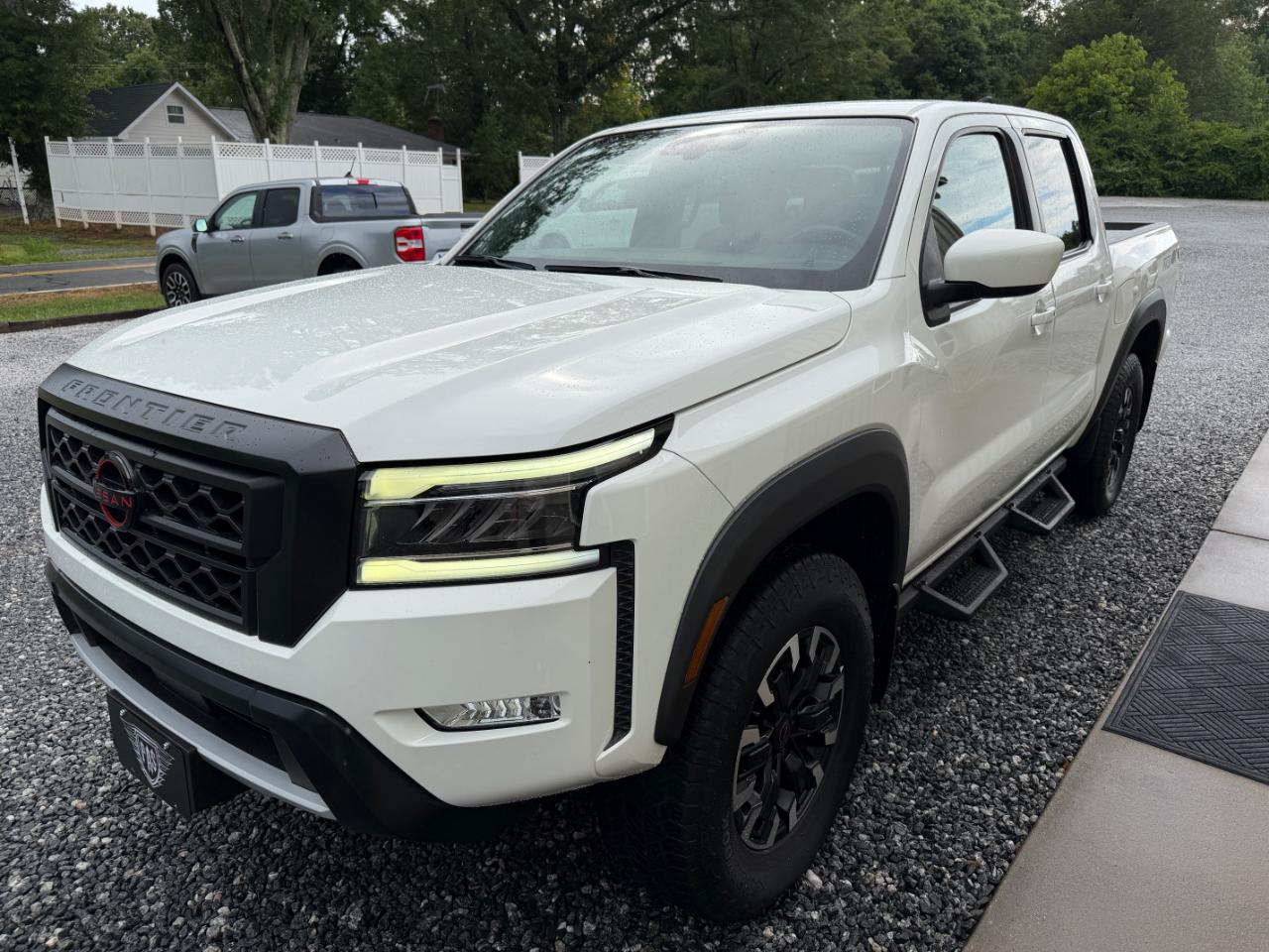 Nissan Frontier PRO-4X Crew Cab 4WD 2023