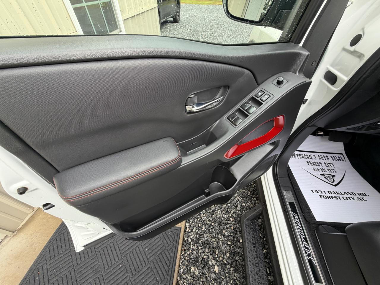 Nissan Frontier PRO-4X Crew Cab 4WD 2023