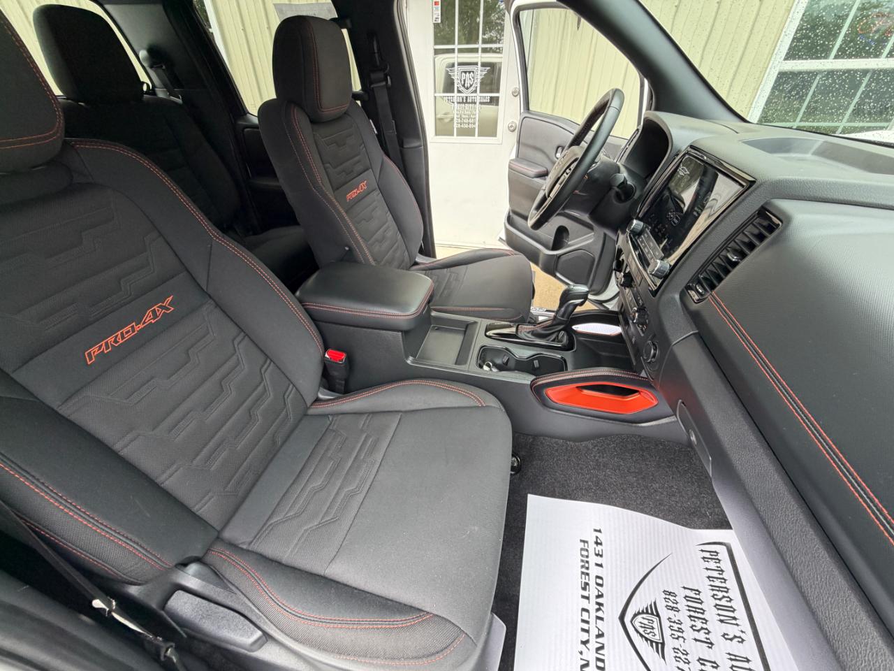 Nissan Frontier PRO-4X Crew Cab 4WD 2023