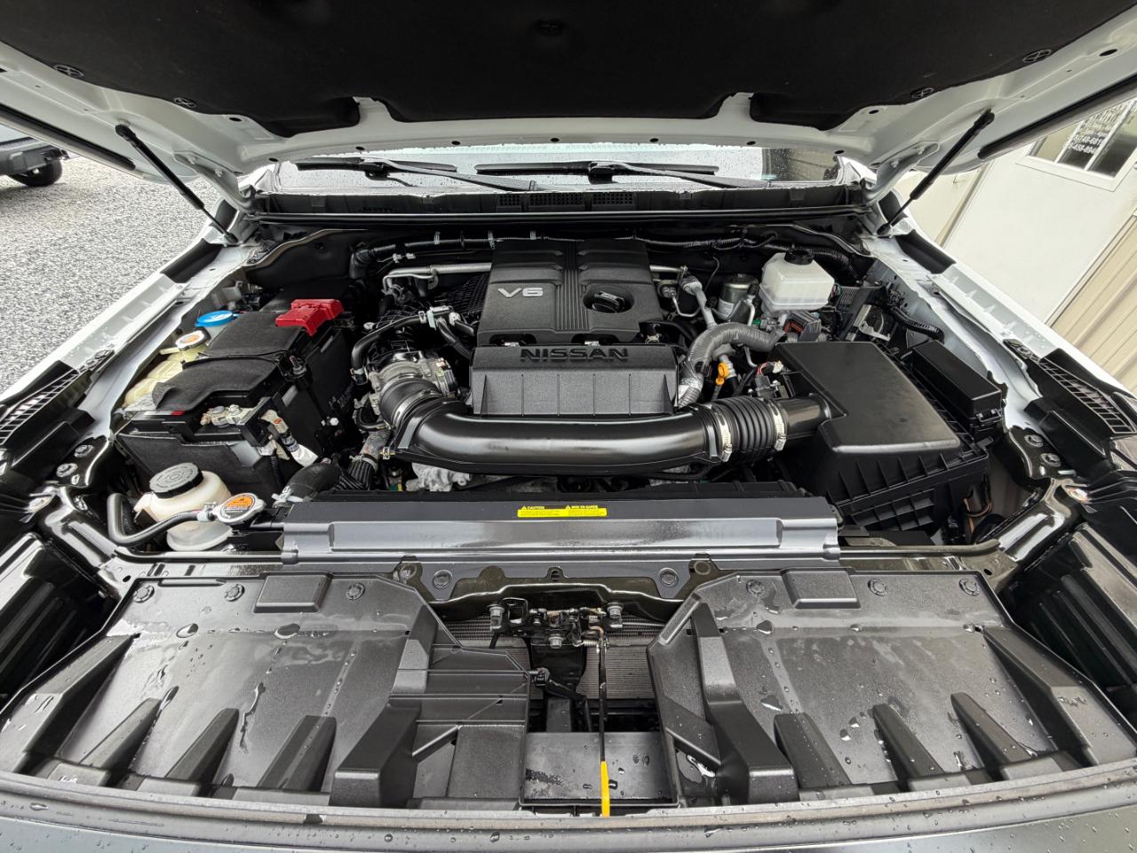 Nissan Frontier PRO-4X Crew Cab 4WD 2023
