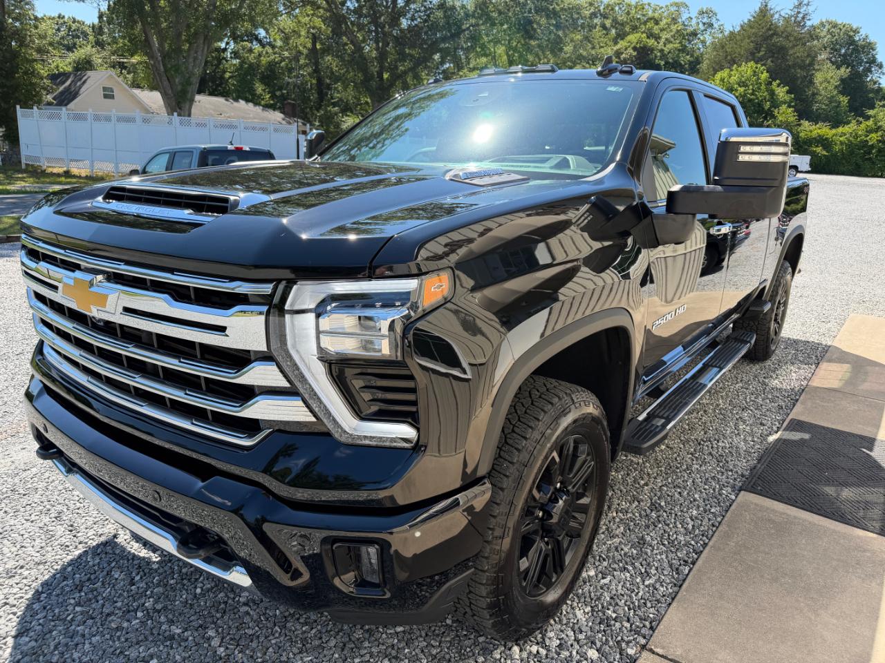 Chevrolet Silverado 2500HD LTZ Crew Cab 4WD 2024