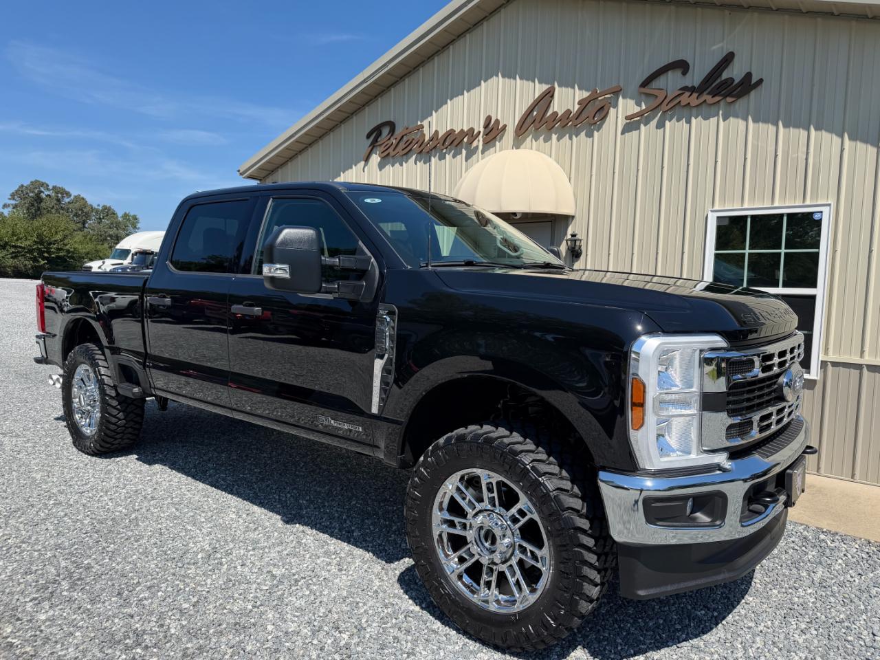 Ford F-250 SD XLT Crew Cab Short Bed 4WD 2025