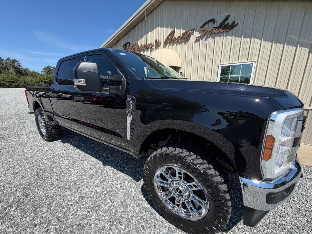 Ford F-250 SD XLT Crew Cab Short Bed 4WD 2025