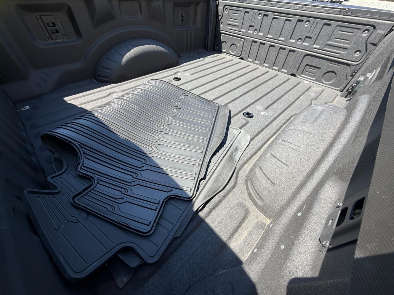 Ford F-250 SD XLT Crew Cab Short Bed 4WD 2025
