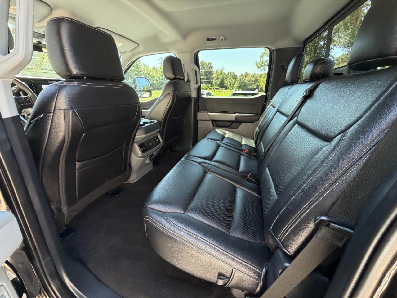 Ford F-250 SD XLT Crew Cab Short Bed 4WD 2025