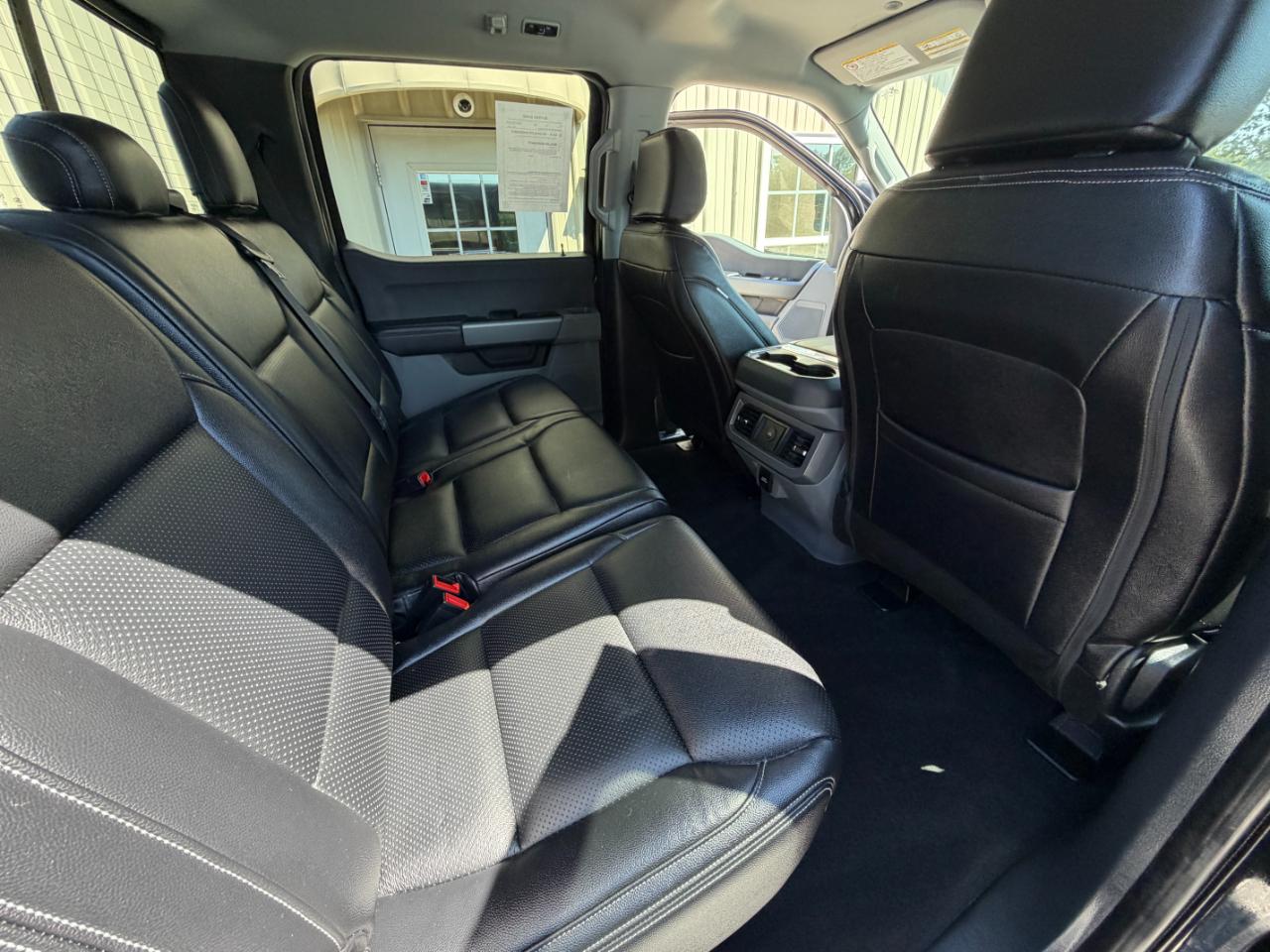 Ford F-250 SD XLT Crew Cab Short Bed 4WD 2025