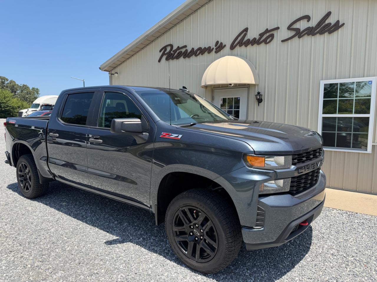 Chevrolet Silverado 1500 4WD Crew Cab 147" Custom Trail Boss 2021