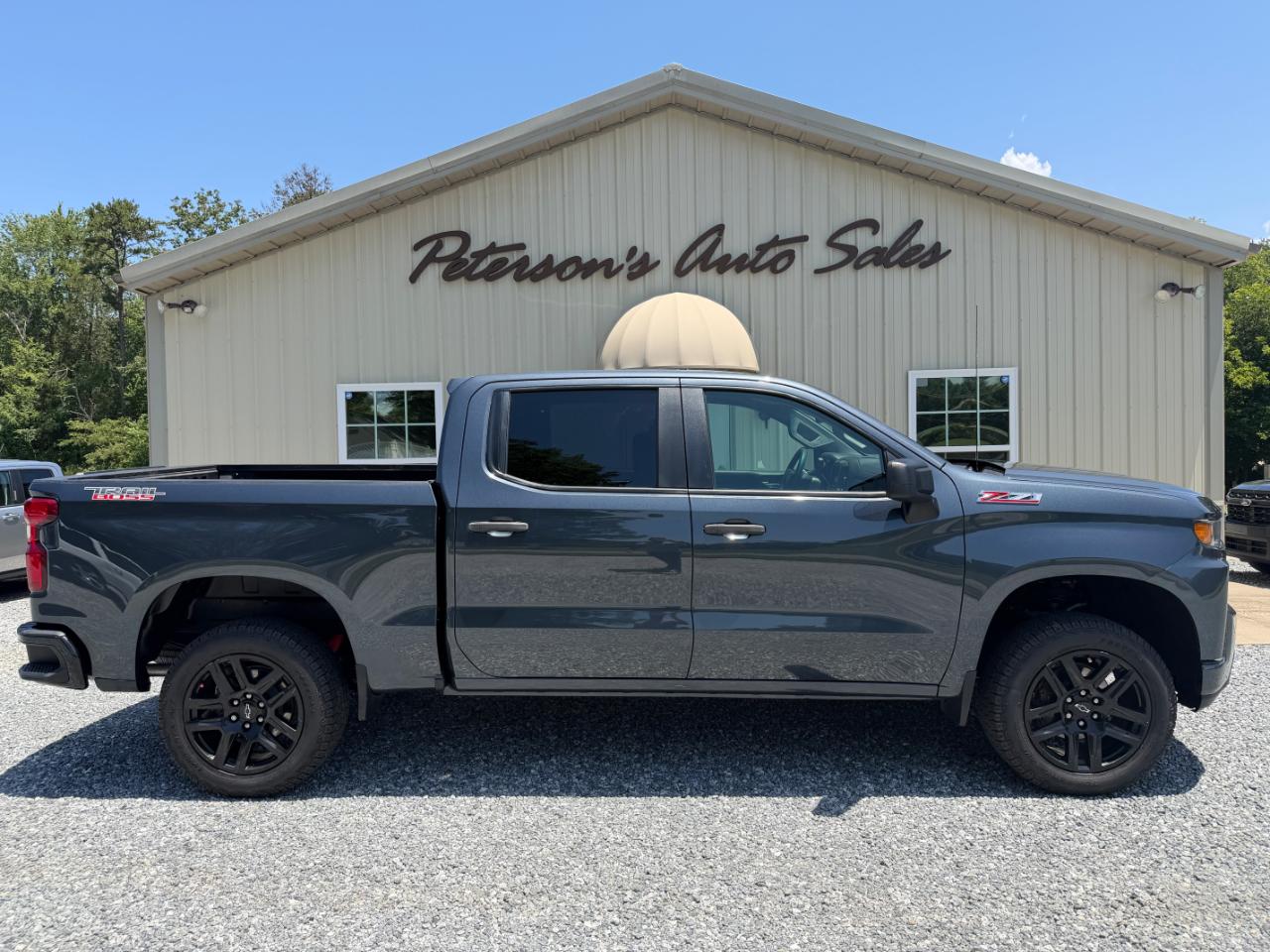 Chevrolet Silverado 1500 4WD Crew Cab 147" Custom Trail Boss 2021