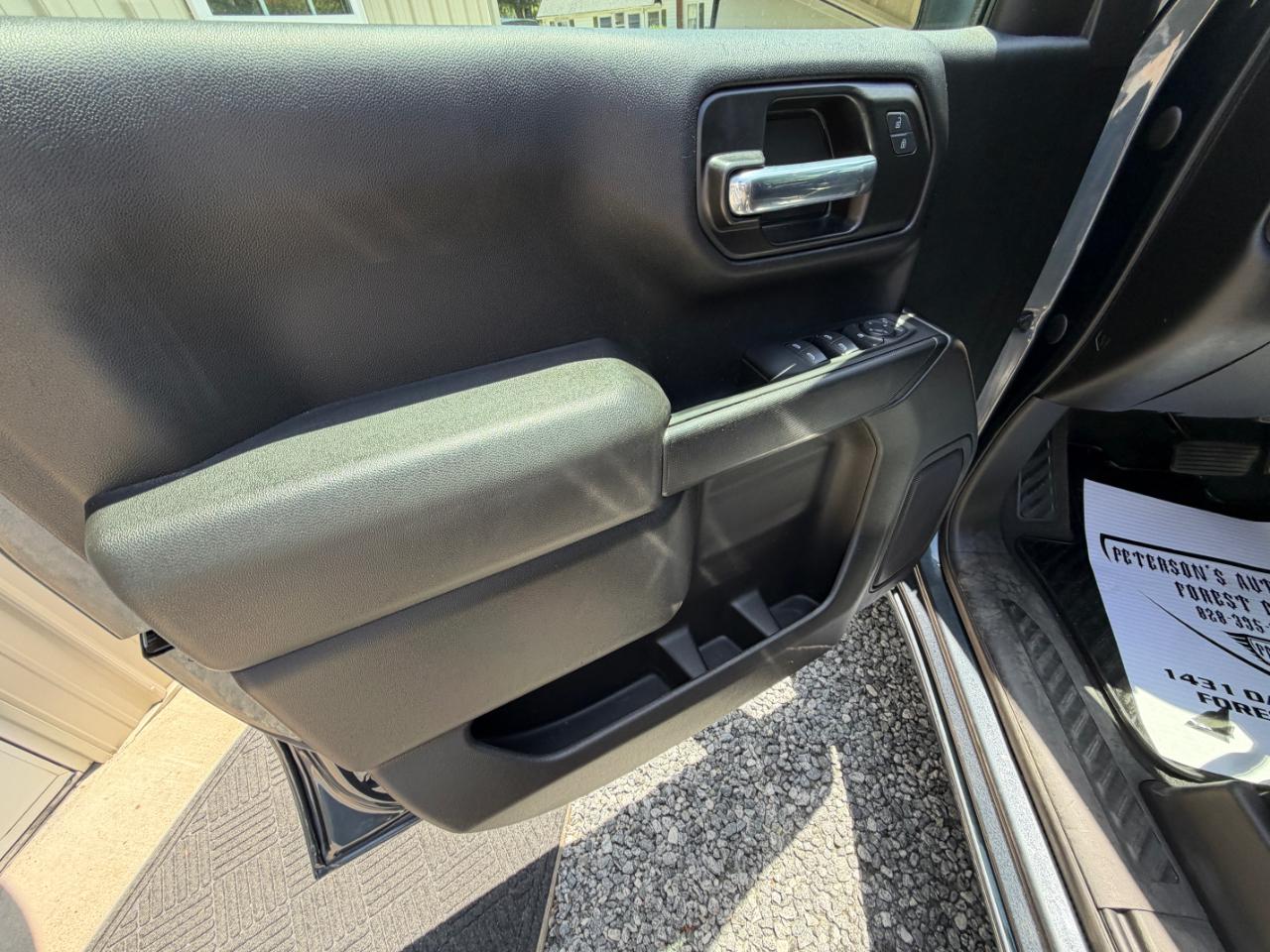 Chevrolet Silverado 1500 4WD Crew Cab 147" Custom Trail Boss 2021