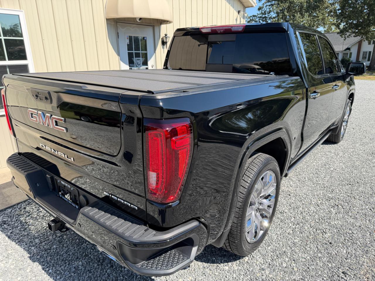 GMC Sierra 1500 Denali Crew Cab Short Box 4WD 2024