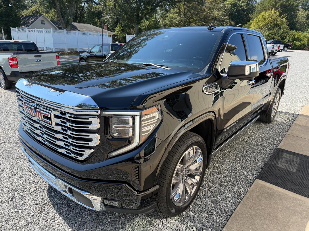 GMC Sierra 1500 Denali Crew Cab Short Box 4WD 2024