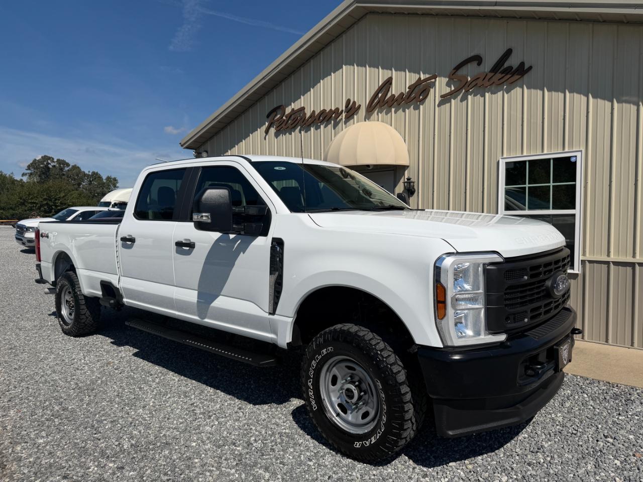Ford Super Duty F-250 SRW XL 4WD Crew Cab 8' Box 2024