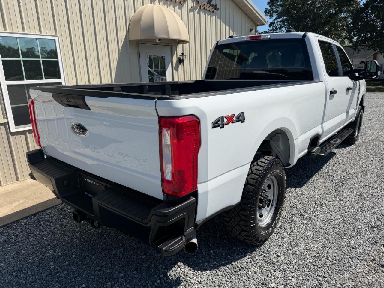 Ford Super Duty F-250 SRW XL 4WD Crew Cab 8' Box 2024