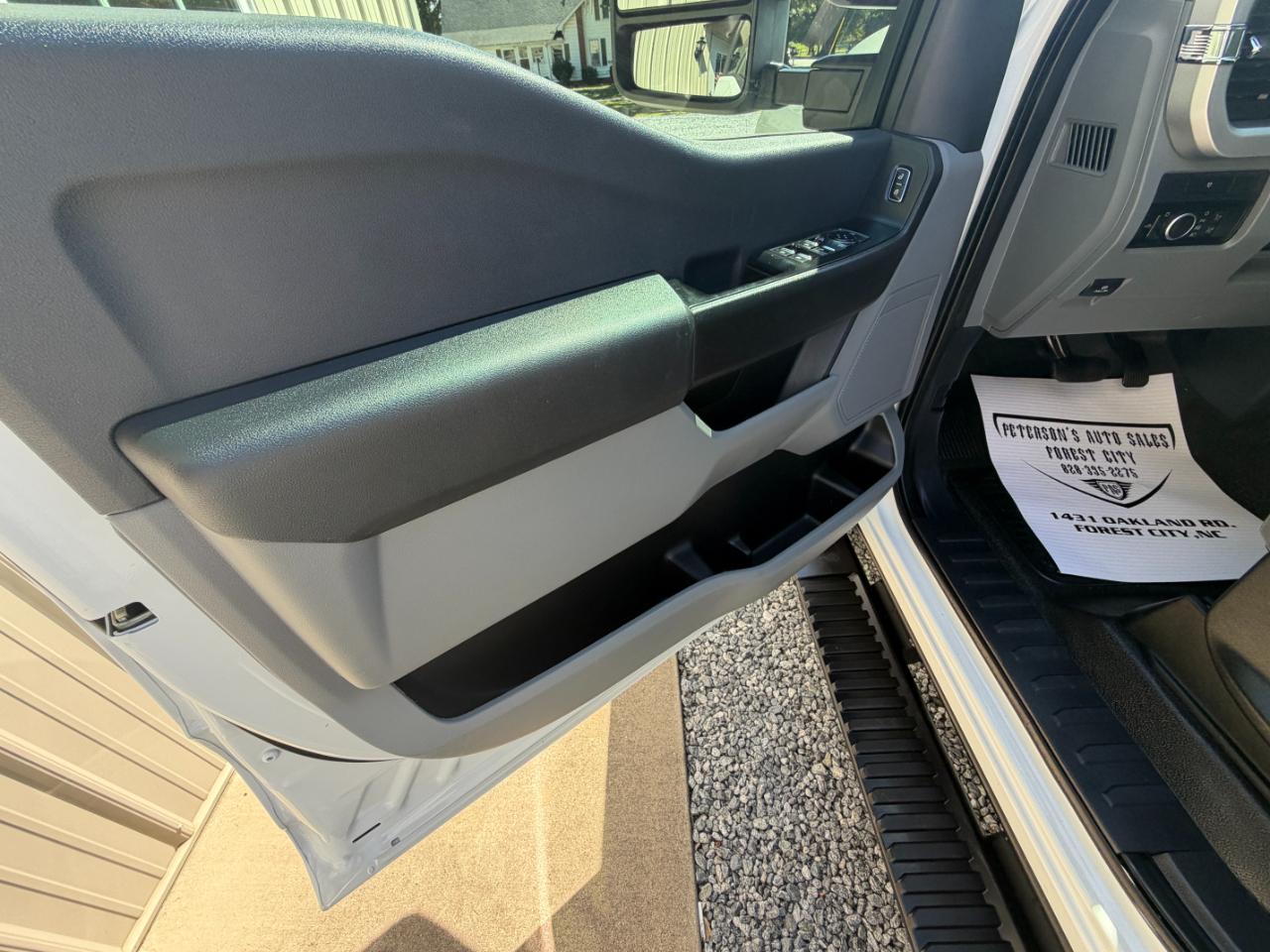 Ford Super Duty F-250 SRW XL 4WD Crew Cab 8' Box 2024