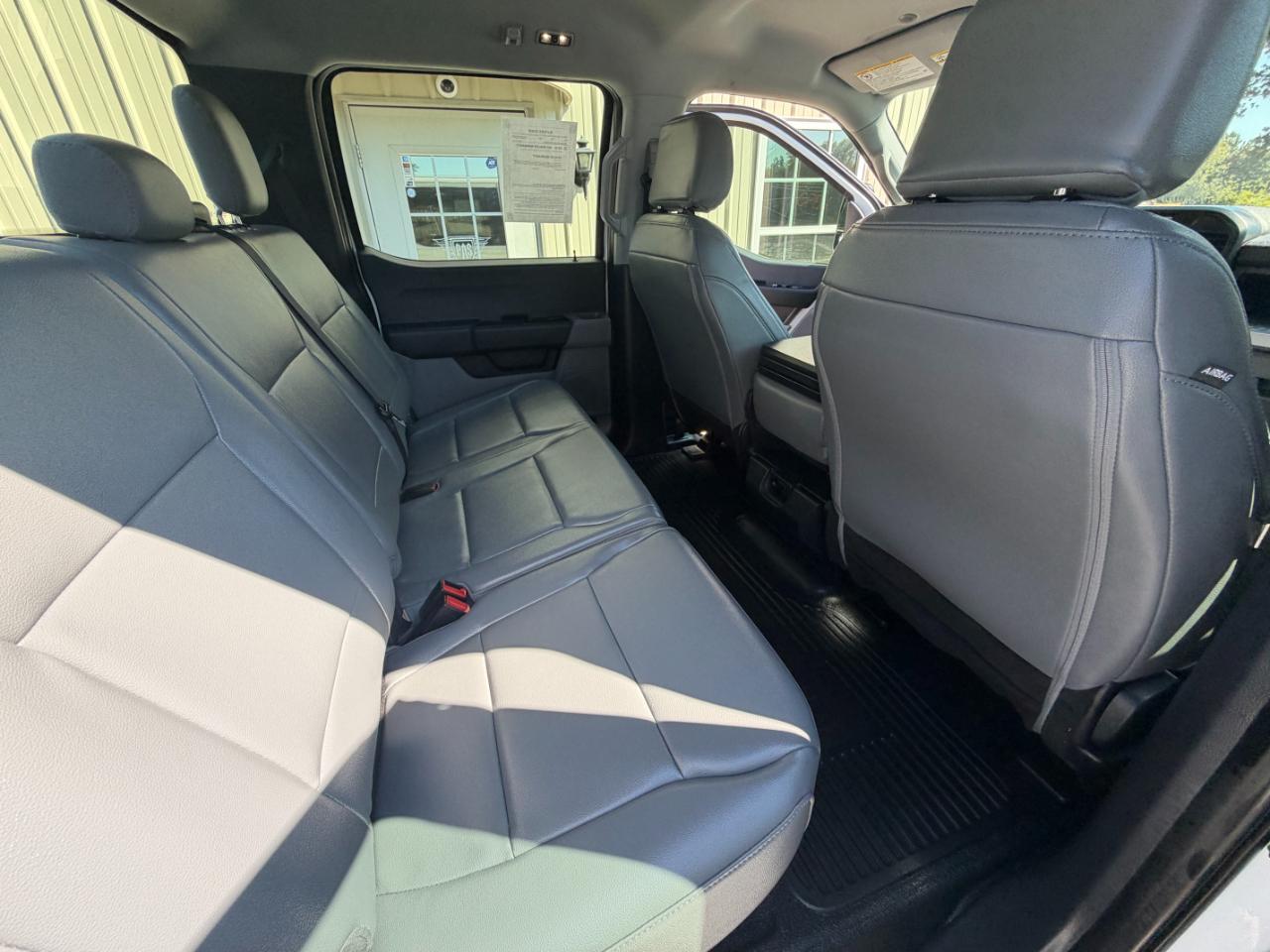 Ford Super Duty F-250 SRW XL 4WD Crew Cab 8' Box 2024