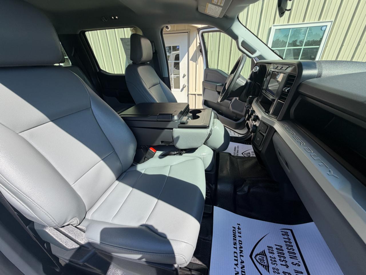 Ford Super Duty F-250 SRW XL 4WD Crew Cab 8' Box 2024