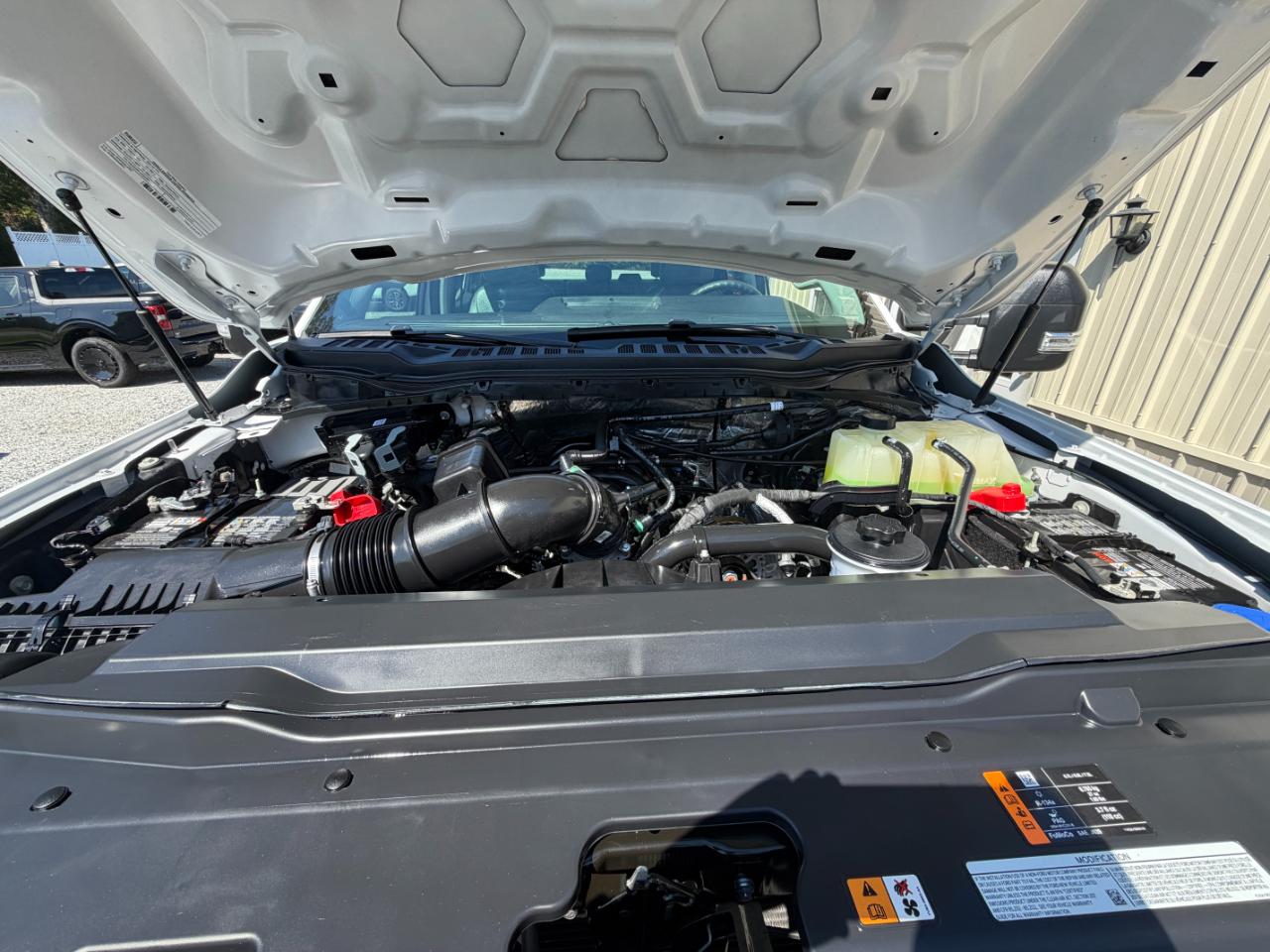 Ford Super Duty F-250 SRW XL 4WD Crew Cab 8' Box 2024