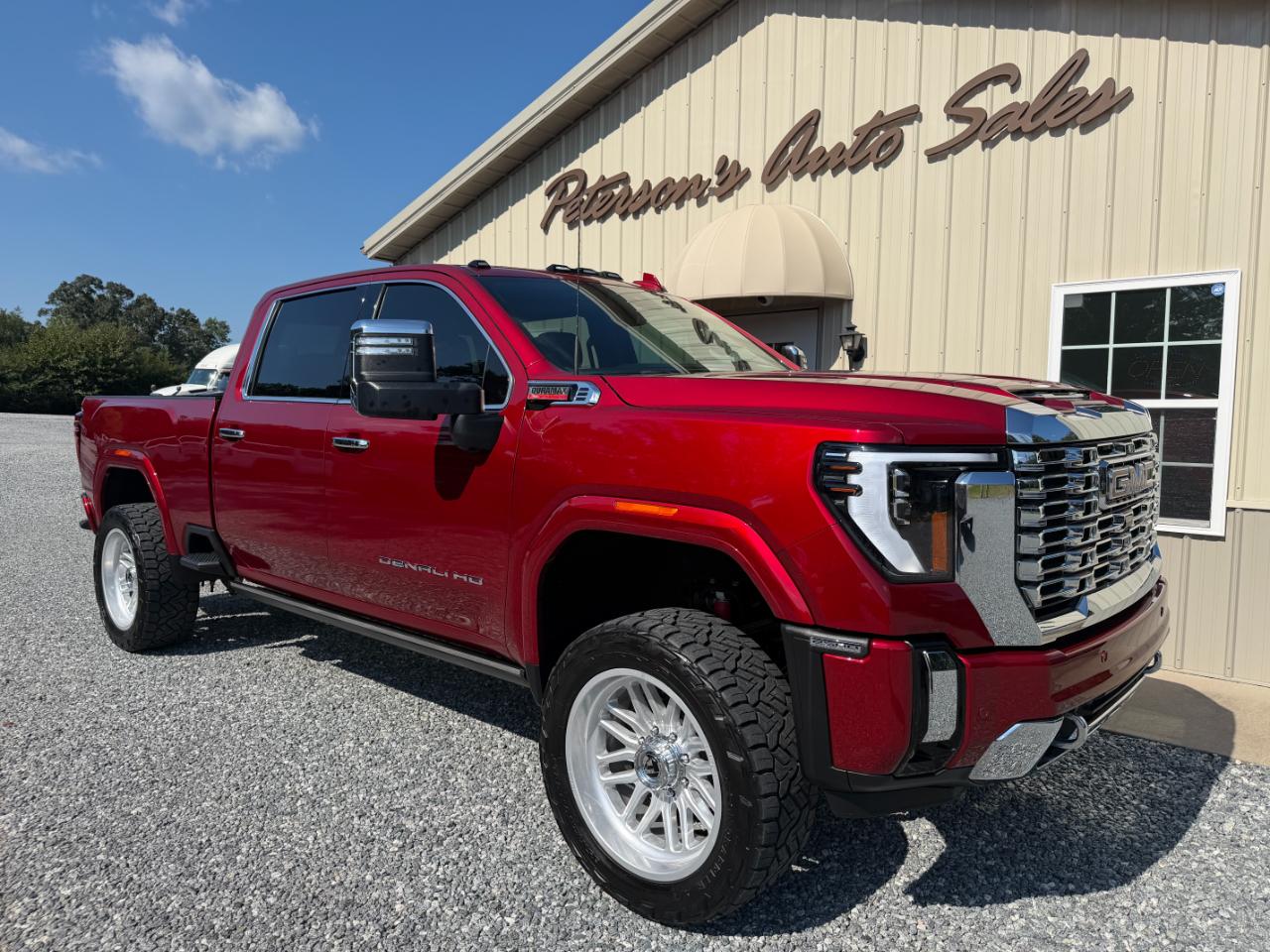 GMC Sierra 2500HD 4WD Crew Cab 159" Denali 2024