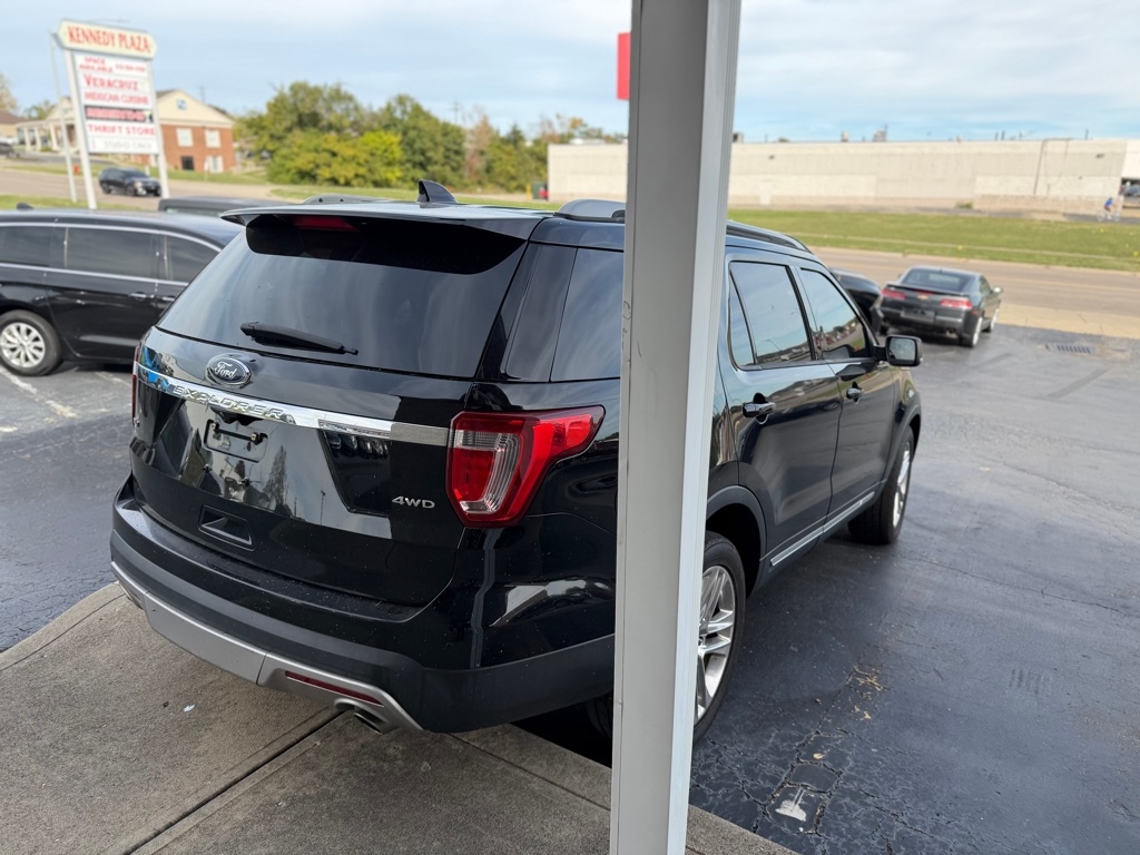 Ford Explorer  2017 Ford Explorer  2017