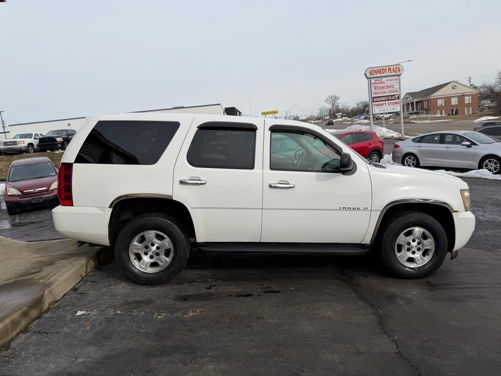Chevrolet Tahoe  2010