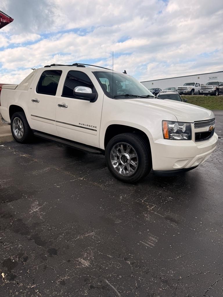 Chevrolet Avalanche  2012